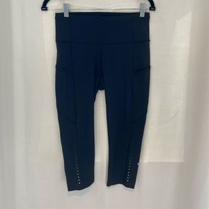 LULULEMON Fast and Free Crop Black sz 8